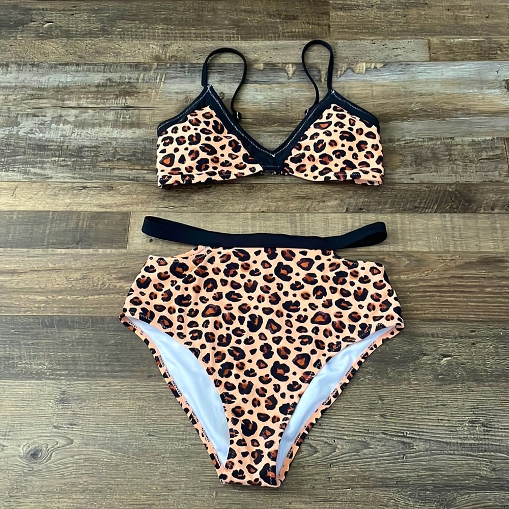size small cupshe swimsuit